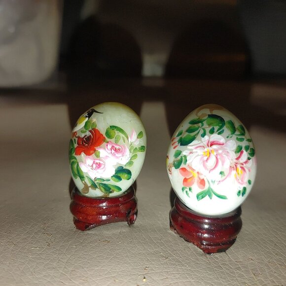 Mable Green Hand Painted Decorative Eggs With Floral Birds Design On Wooden Stan - Picture 2 of 14